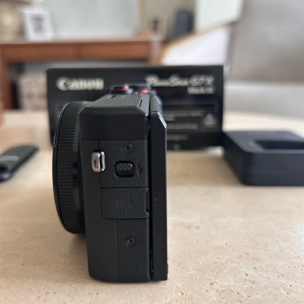 New Canon PowerShot G7 X Mark lll - Picture 3 of 12